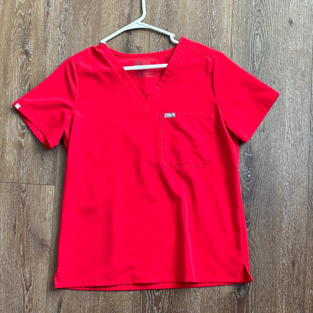Figs Women's Red V-Neck Short Sleeve Tee